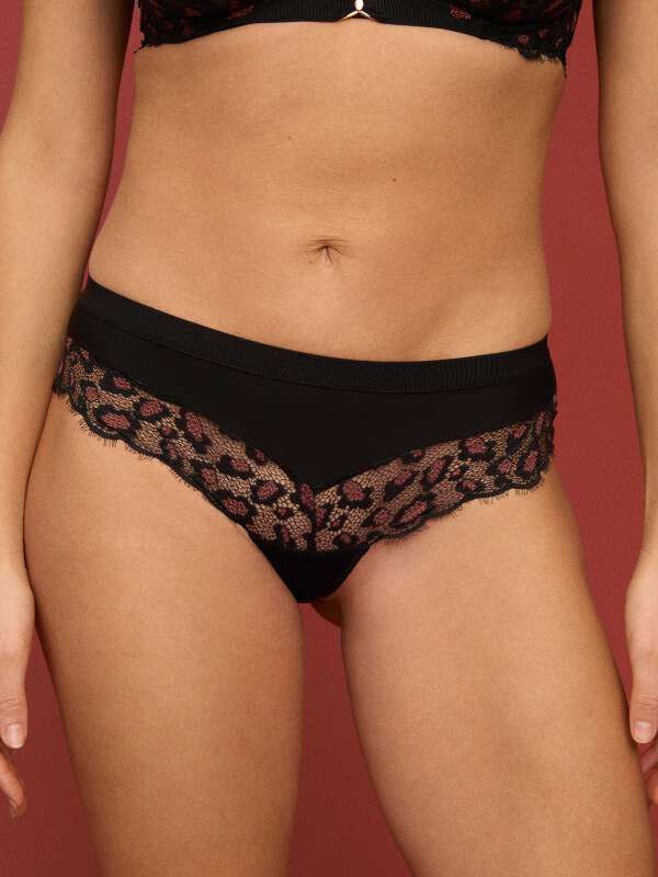 Noir Shorty - Gigi 1