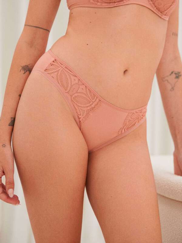 Rose Slip - Saskia 1