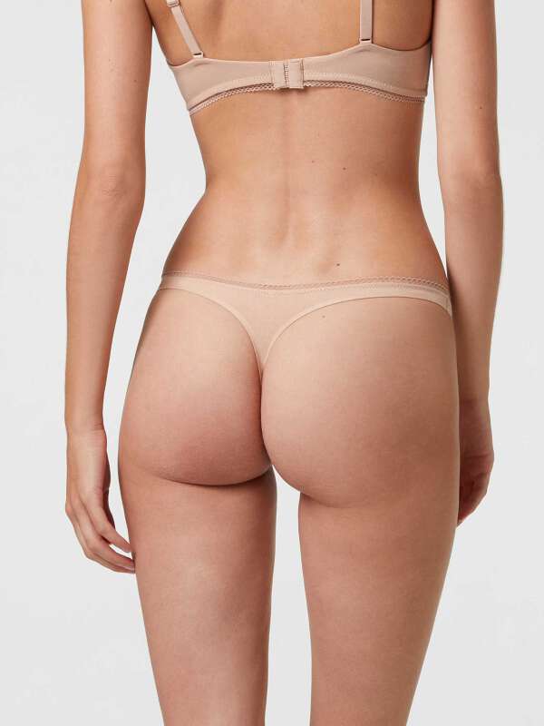 Nude String - Delicate 1