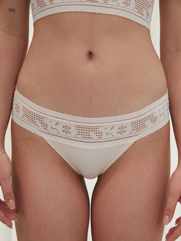 String Darjeeling Taille M - Blanc - Réf 12050S8 - Neuf Avec étiquettes
