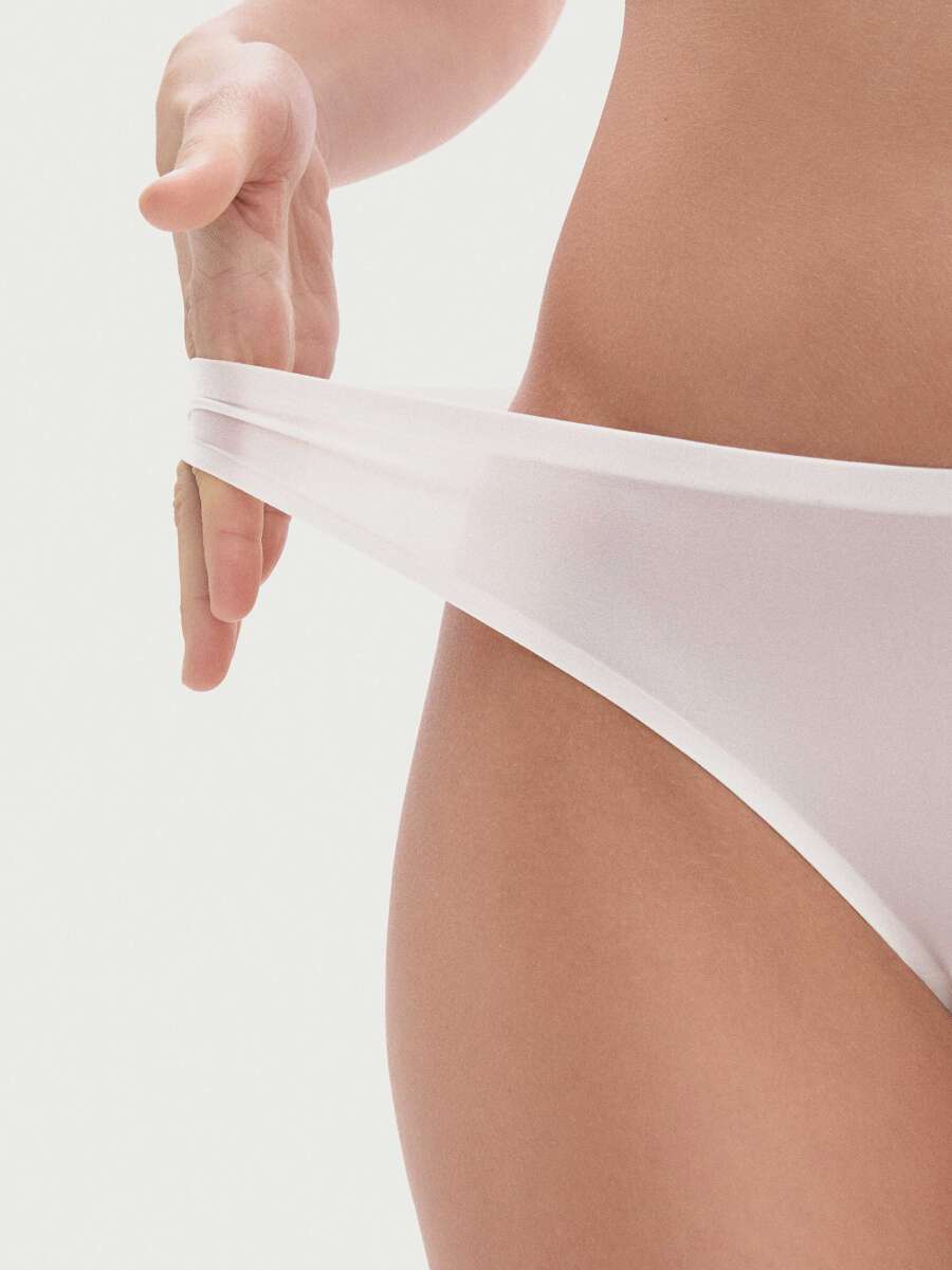 String Darjeeling Blanc Taille M - Réf 12050S8 - Neuf Avec étiquettes
