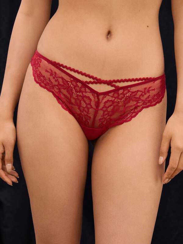 Rouge Tanga - Judith 1